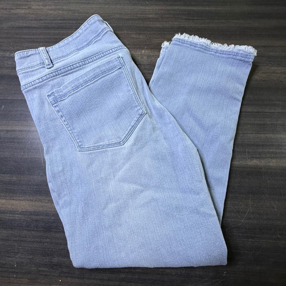 J. Jill Light Wash Cropped Jeans Frayed Hem High Rise Denim Authentic Fit‎ - Picture 5 of 5